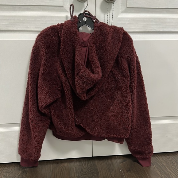 Lululemon Textured Fleece Half-zip - Picture 5 of 6